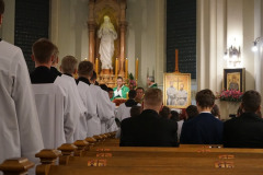 2019.10.27-Wprowadzenie-relikwii-swietych-meczennikow-z-Pariacoto_27