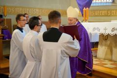 2022.04.12-Msza-swieta-z-obrzedem-Admissio-oraz-udzieleniem-urzedu-Akolitatu_31