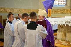 2022.04.12-Msza-swieta-z-obrzedem-Admissio-oraz-udzieleniem-urzedu-Akolitatu_35