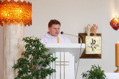 2022.10.02-Wizyta-klerykow-na-spotkaniu-wolontariuszy-Caritas_06